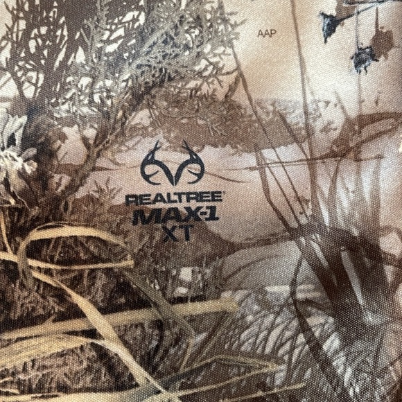 🦌Realtree Hoodie with neck gator 🦌 - Picture 7 of 8